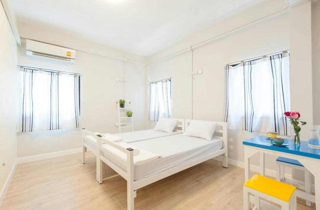 My Thai Hostel Bangkok Bagian luar foto